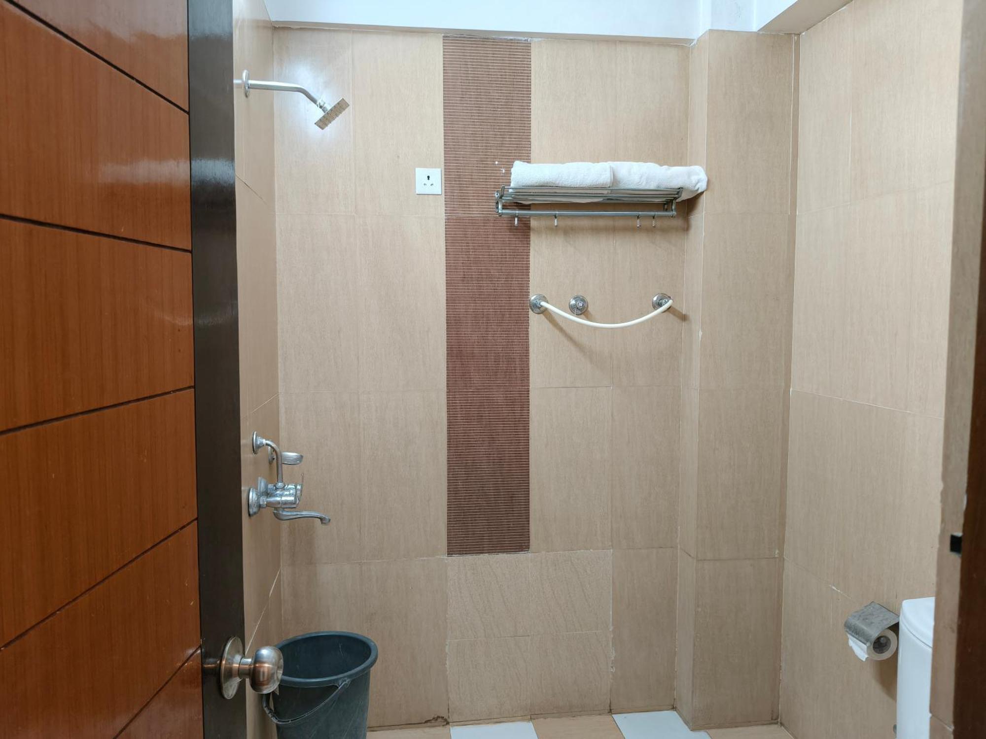 Hotel Kailash Residency Dehradun Luaran gambar